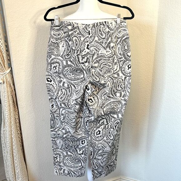 Women's Casual Corner Stretch Straight Leg Ankle Pant ~ Size 12 - Picture 2 of 6